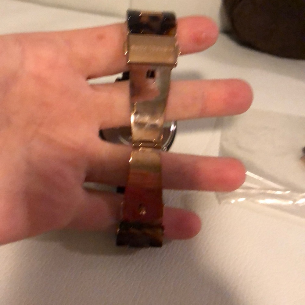 Michael Kors Tortoise Rhinestone Rose tone watch - Picture 4 of 8